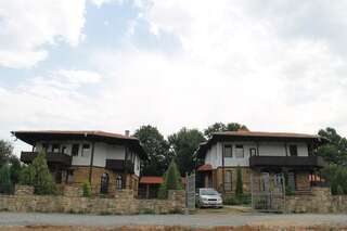 Фото Дома для отпуска STONE HOUSES Каменните къщи г. Yakovtsi